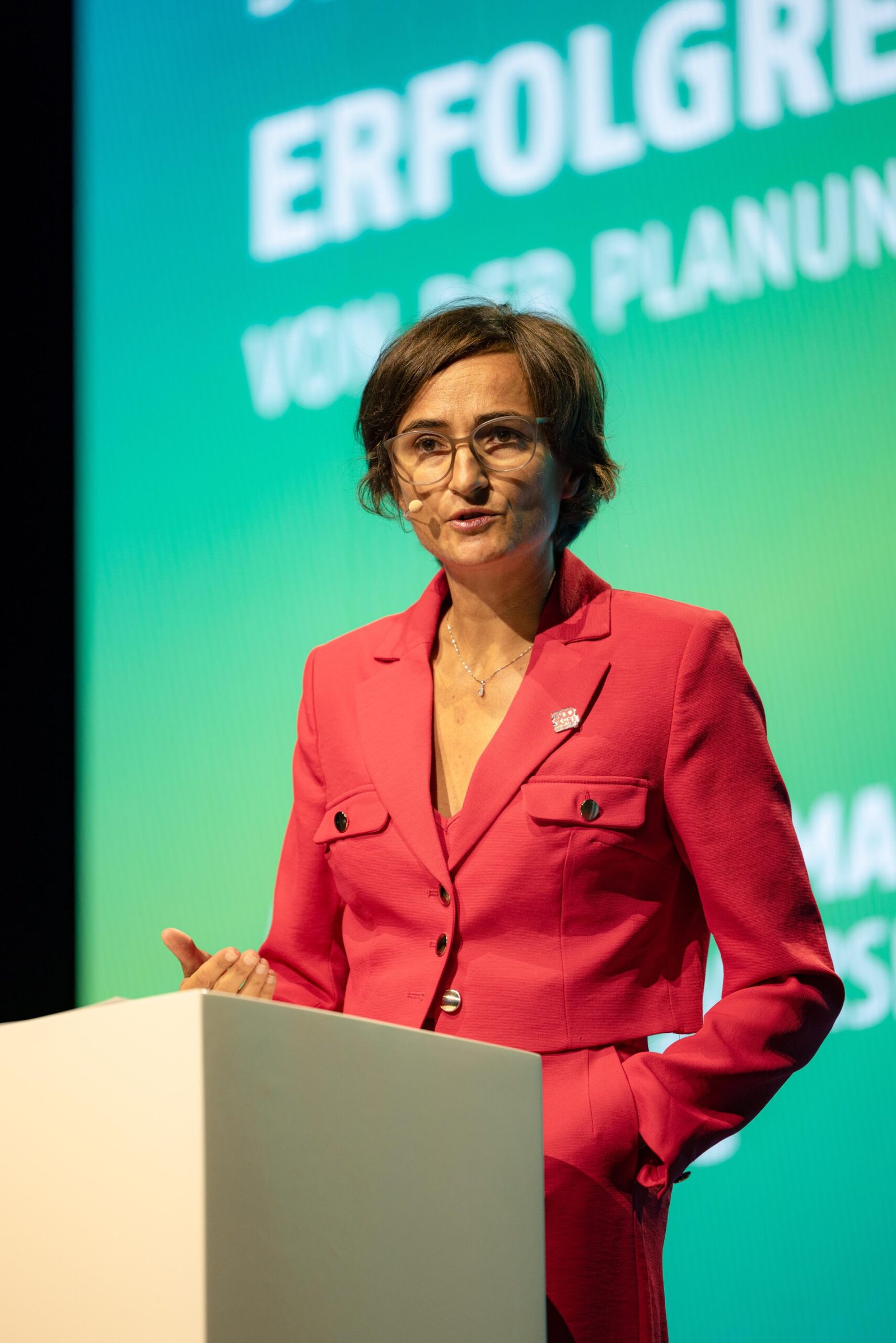 Unternehmensevent Frankfurt: Keynote-Speaker bei der Begrüßung der Teilnehmer.