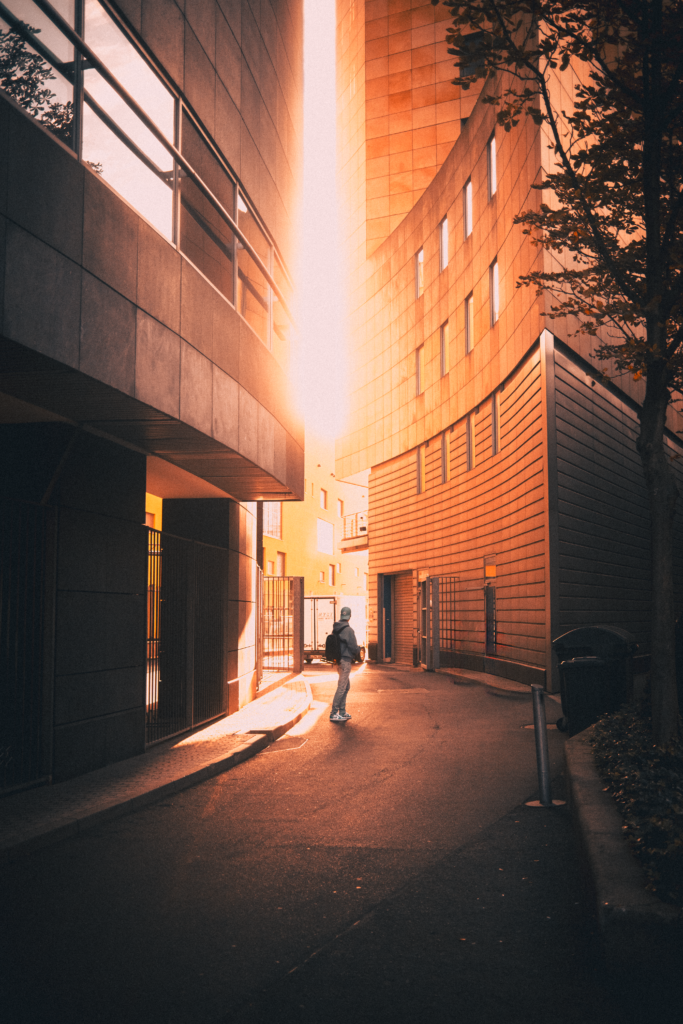 Tim Goger zur Goldenhour in Frankfurt am fotografieren