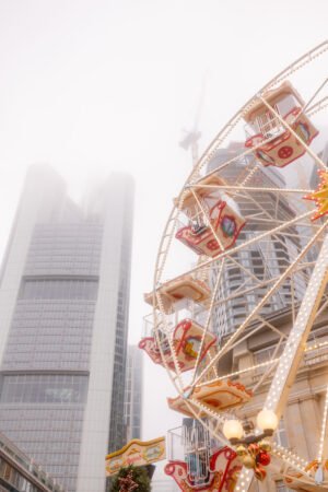 Frankfurter Wintertraum – Riesenrad im Nebel