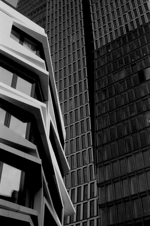 Monolithische Strukturen – Frankfurt Analog