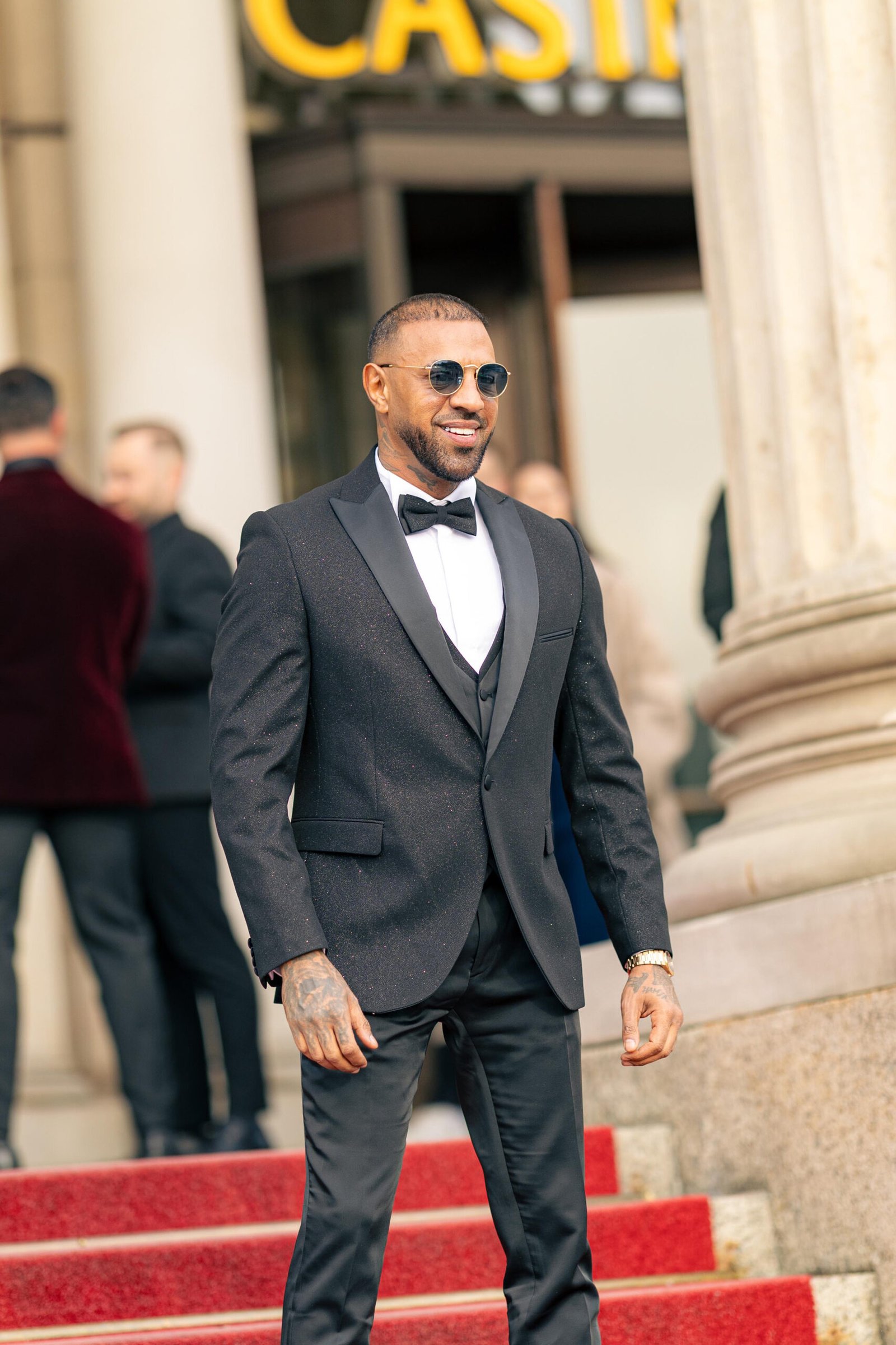 Mo Douzi im Anzug auf der Gala des Founder Summits in Wiesbaden - Eventfotografie Tim Goger