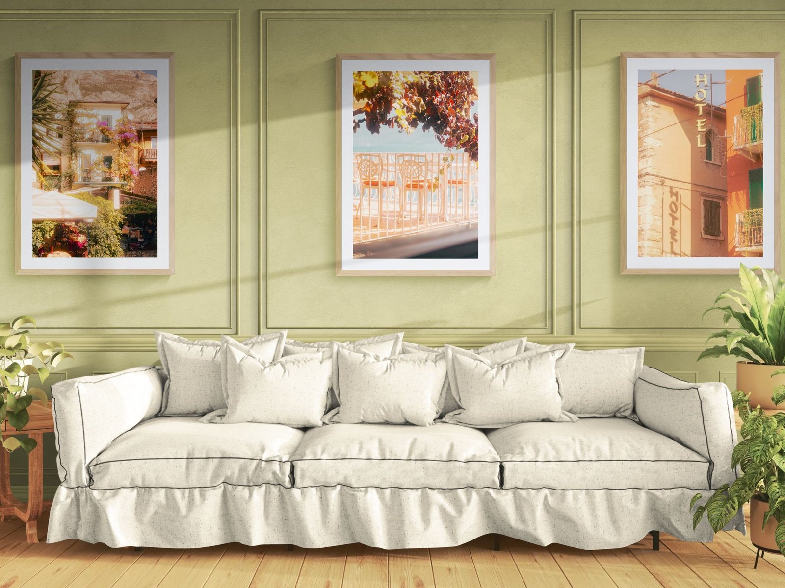 Sunlit living room with a large sofa and plants 1 Table for None – Bild 2